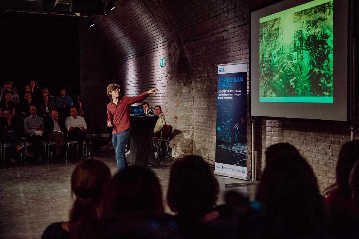 André at the ZDB AI science slam